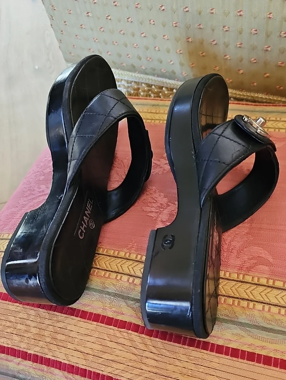 CHANEL Black Patent Thong Sandals with Silver CC Accent 37